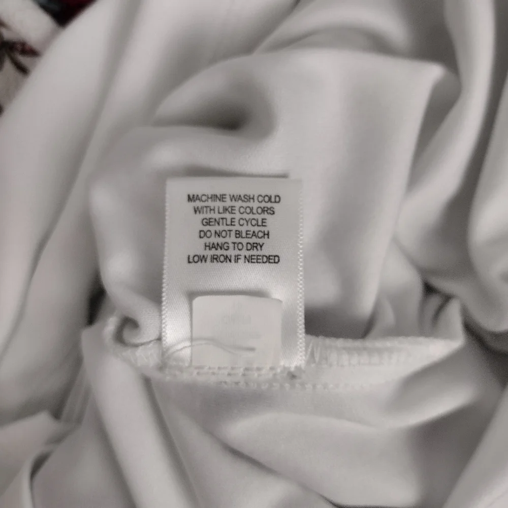 Beautiful handkerchief dress - Picture 8 of 15